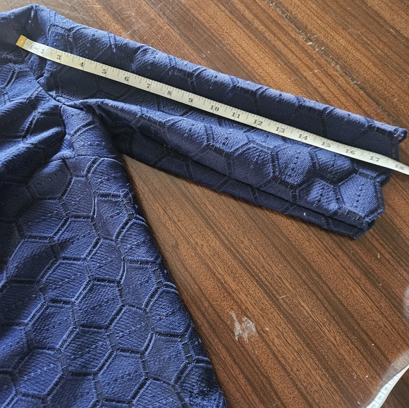 Anne Klein Navy Hexagon Pattern Embroidered Top Round Neck Long Sleeve Sz 2 NWT - Picture 8 of 16